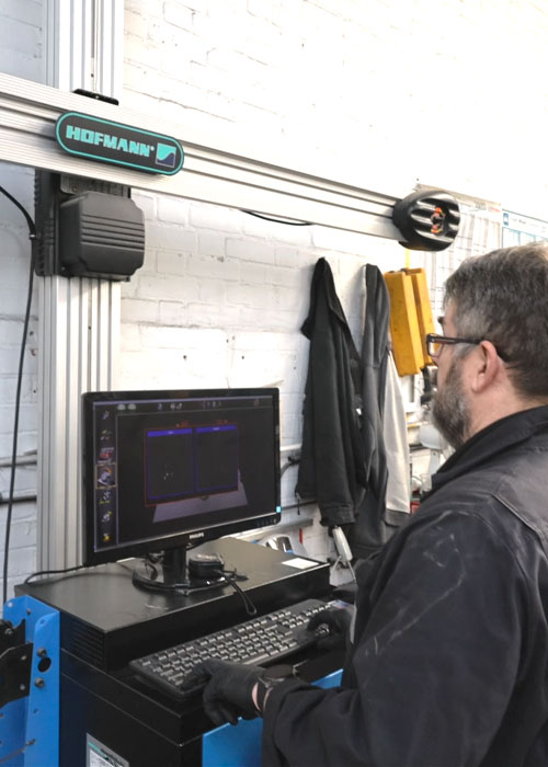 Four wheel laser alignment camber tracking Basingstoke